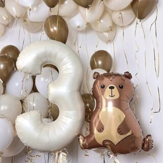 Композиция шаров с цифрой 3 и мишкой