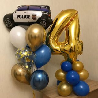 Композиция шаров с цифрой 4 и полицейской машиной