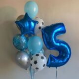 Композиция шаров с цифрой 5 и футбольными мячами