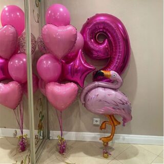 Композиция шаров с цифрой 9 и фламинго