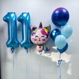 Композиция шаров с цифрами 11 и котиком-единорогом