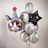 Композиция шаров с котом и звездой в черно-серой гамме