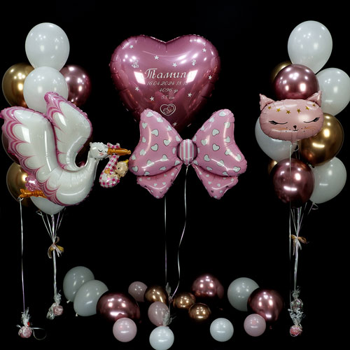 большая композиция шаров с аистом и сердцем