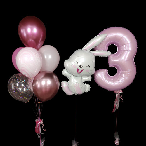 композиция шаров с цифрой 3 и зайчиком