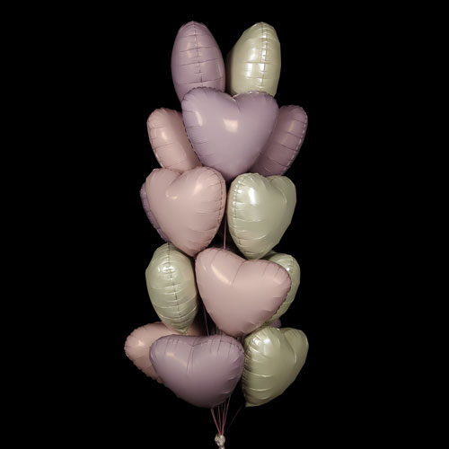 фонтан из фольгированных сердец в нежных оттенках