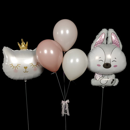 композиция шаров с котиком и зайчиком