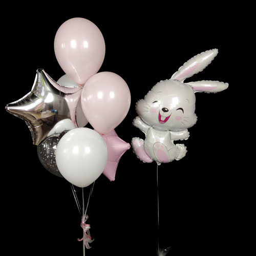 композиция шаров с зайчиком и звездами