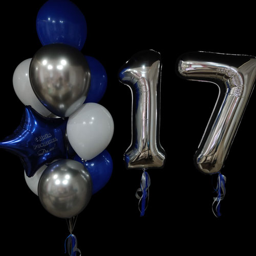 композиция шаров с цифрами 17 в сине серебряной гамме