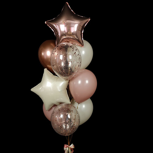композиция шаров со звездами в нежной пудровой гамме