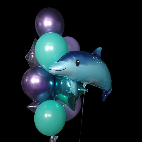 композиция шаров с дельфином в аквамариновой гамме