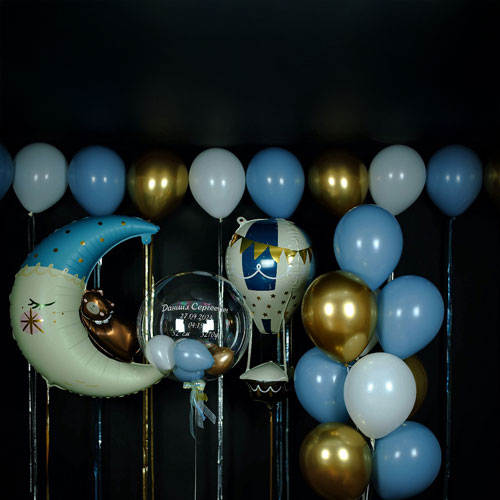 композиция шаров с месяцем мишкой и воздушным шаром