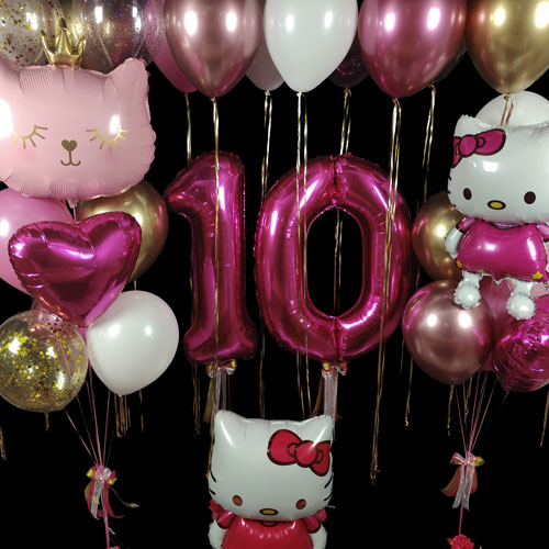 композиция шаров с цифрами 10 и котиками