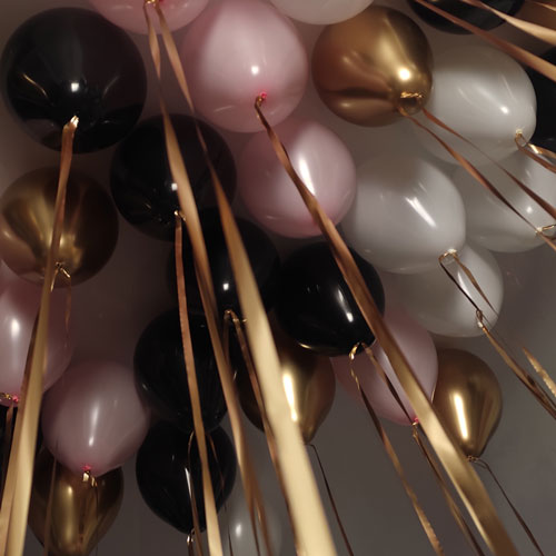 шары под потолок черный белый розовый и золото хром
